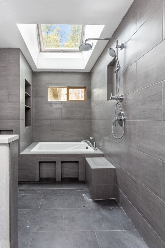 Bathtub Remodeling detail
